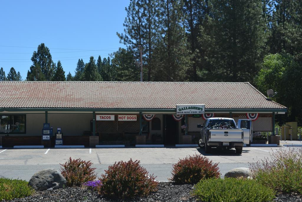 Pioneer Inn & Suites Volcano Екстериор снимка