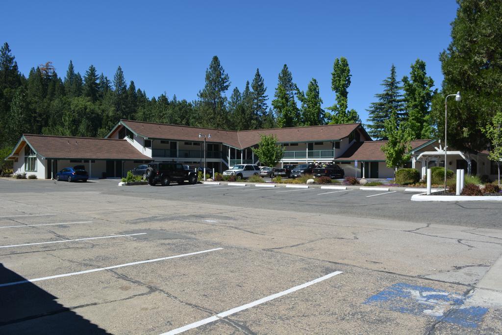 Pioneer Inn & Suites Volcano Екстериор снимка