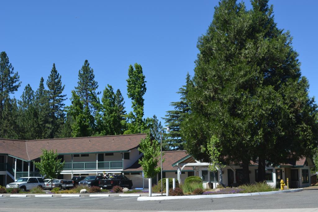 Pioneer Inn & Suites Volcano Екстериор снимка