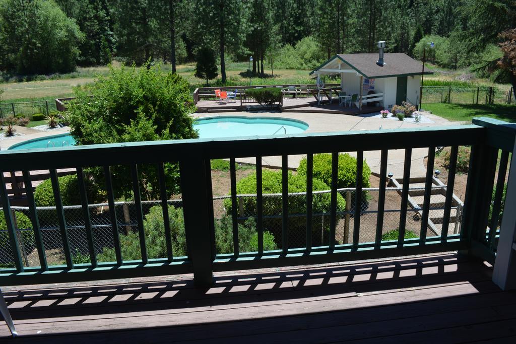 Pioneer Inn & Suites Volcano Екстериор снимка