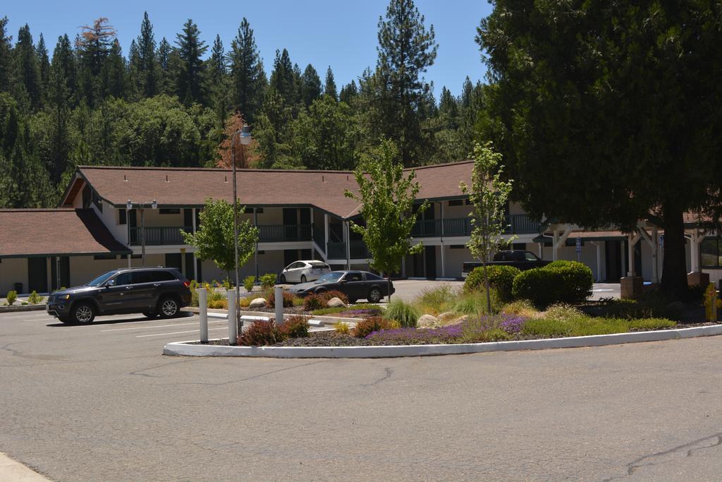 Pioneer Inn & Suites Volcano Екстериор снимка