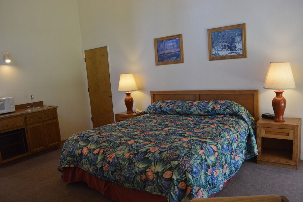 Pioneer Inn & Suites Volcano Екстериор снимка