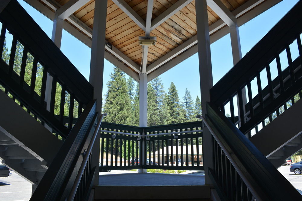 Pioneer Inn & Suites Volcano Екстериор снимка