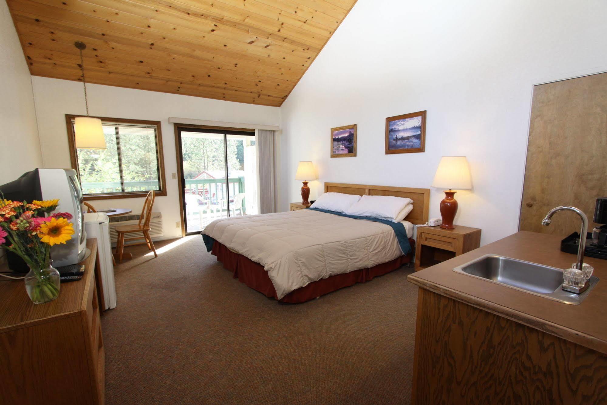 Pioneer Inn & Suites Volcano Екстериор снимка